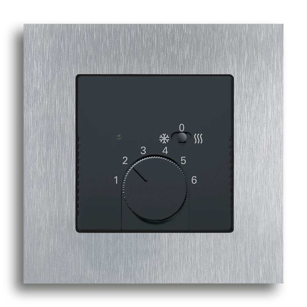 Room temperature controller for heating/cooling
