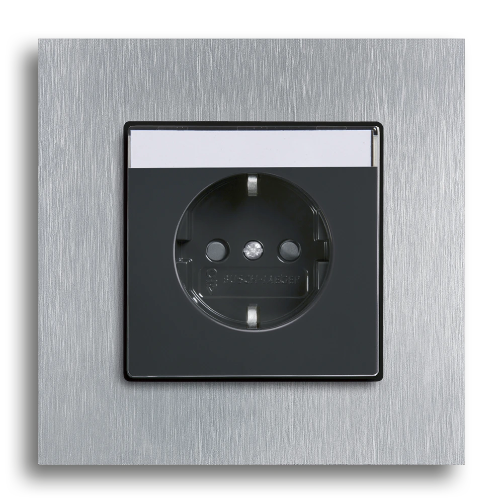 SCHUKO® socket outlet with labeling field