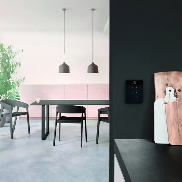 Mehr Wohlbefinden und Komfort zu Hause durch die Integration von Busch-Tenton® in das Smart-Home-System Busch-free@home®